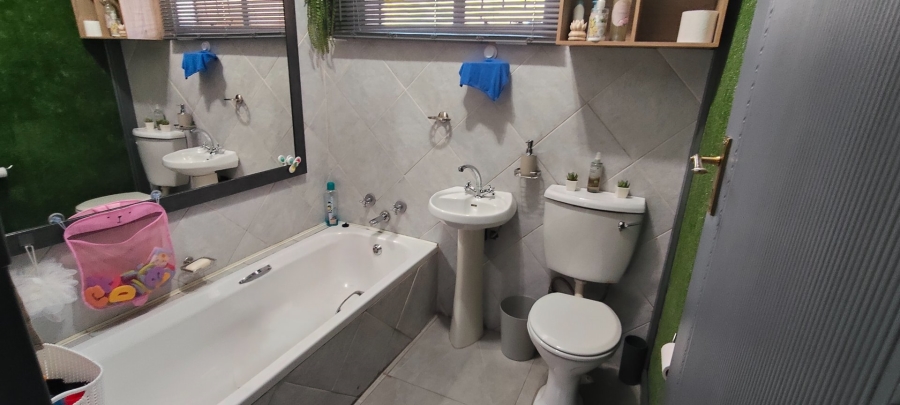 4 Bedroom Property for Sale in Doringkruin North West